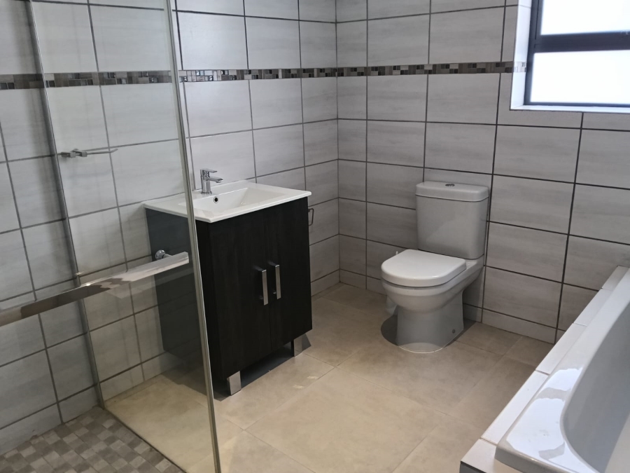 4 Bedroom Property for Sale in Berghof Western Cape